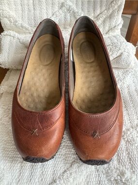 Eddie Bauer | Cognac Brown Leather Slip-On Flats